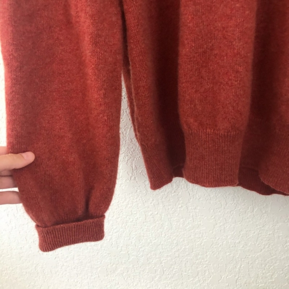 Brooks Brothers Italian cashmere V neck Sweater - Picture 2 of 7